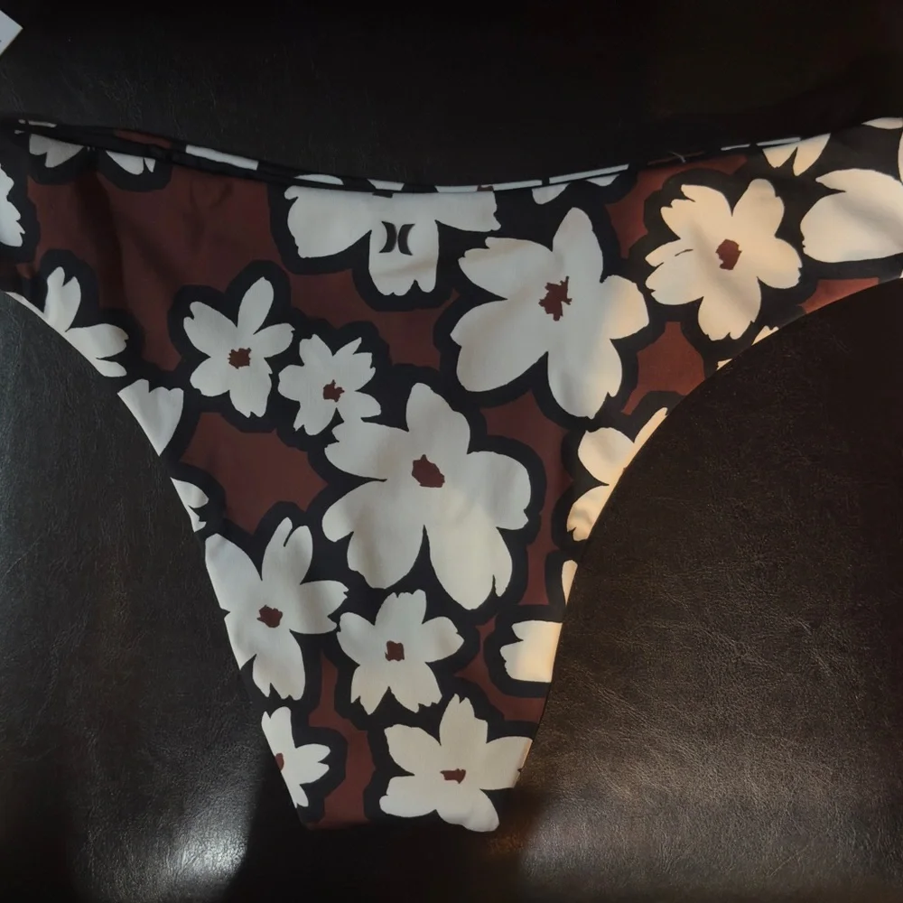 Hurley Bold Daisy Mid Rise Bikini Bottoms